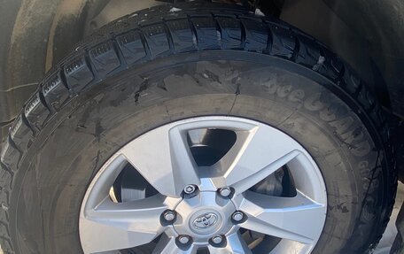 Toyota Land Cruiser Prado 150 рестайлинг 2, 2019 год, 4 650 000 рублей, 14 фотография