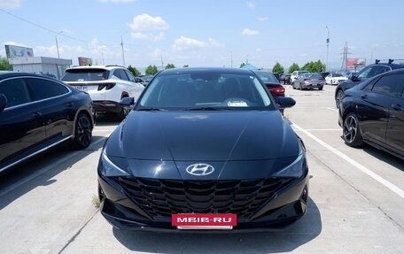 Hyundai Elantra, 2022 год, 1 900 000 рублей, 2 фотография