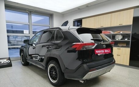 Toyota RAV4, 2022 год, 3 550 000 рублей, 6 фотография