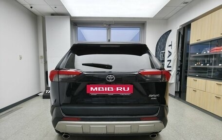 Toyota RAV4, 2022 год, 3 550 000 рублей, 5 фотография