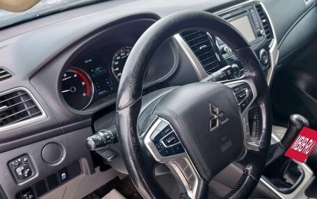 Mitsubishi L200 IV рестайлинг, 2021 год, 2 470 000 рублей, 5 фотография