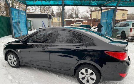 Hyundai Solaris II рестайлинг, 2015 год, 1 230 000 рублей, 2 фотография