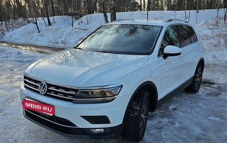Volkswagen Tiguan II, 2017 год, 2 590 000 рублей, 3 фотография