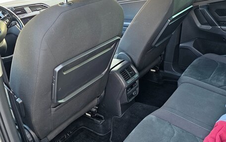 Volkswagen Tiguan II, 2017 год, 2 590 000 рублей, 17 фотография