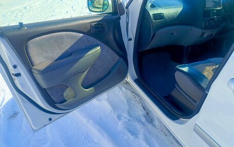 Toyota Raum I, 2002 год, 430 000 рублей, 8 фотография