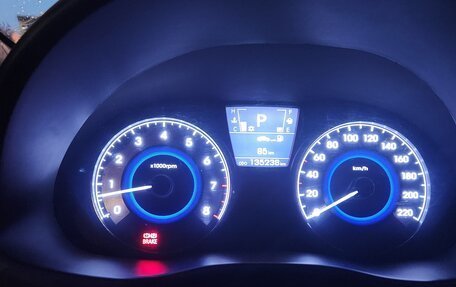 Hyundai Solaris II рестайлинг, 2013 год, 900 000 рублей, 2 фотография