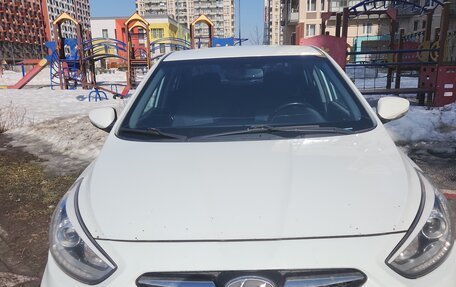 Hyundai Solaris II рестайлинг, 2013 год, 900 000 рублей, 6 фотография