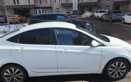 Hyundai Solaris II рестайлинг, 2013 год, 900 000 рублей, 4 фотография