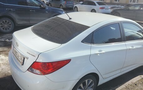 Hyundai Solaris II рестайлинг, 2013 год, 900 000 рублей, 13 фотография