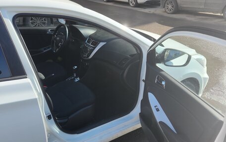 Hyundai Solaris II рестайлинг, 2013 год, 900 000 рублей, 17 фотография