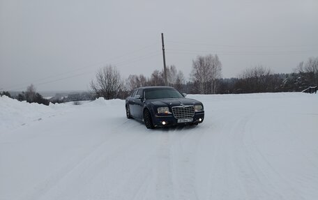 Chrysler 300C II, 2004 год, 900 000 рублей, 7 фотография