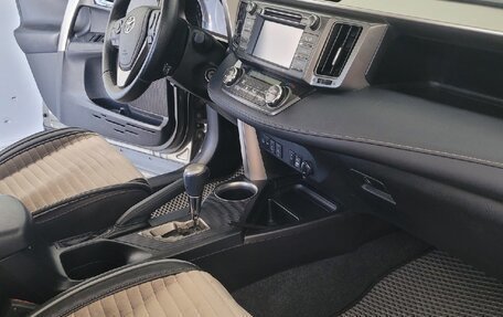 Toyota RAV4, 2014 год, 1 810 000 рублей, 7 фотография