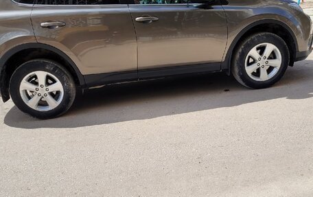 Toyota RAV4, 2014 год, 1 810 000 рублей, 13 фотография