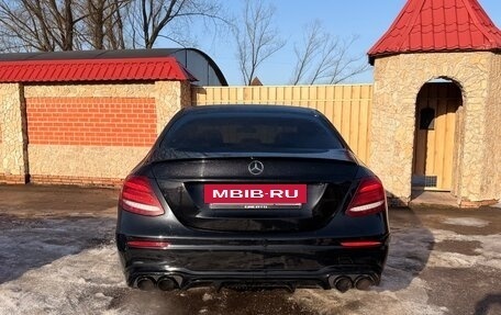 Mercedes-Benz E-Класс, 2020 год, 3 200 000 рублей, 6 фотография