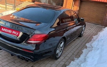 Mercedes-Benz E-Класс, 2020 год, 3 200 000 рублей, 25 фотография