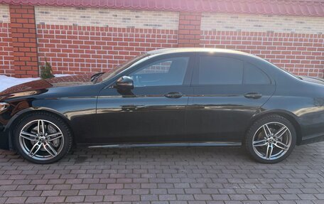 Mercedes-Benz E-Класс, 2020 год, 3 200 000 рублей, 28 фотография