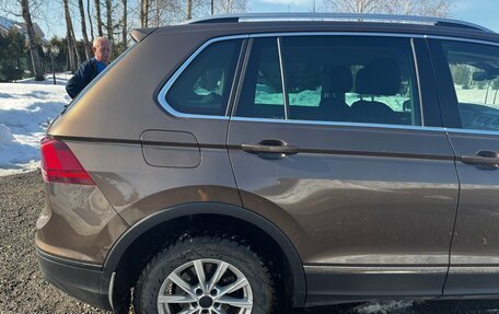 Volkswagen Tiguan II, 2018 год, 2 050 000 рублей, 3 фотография