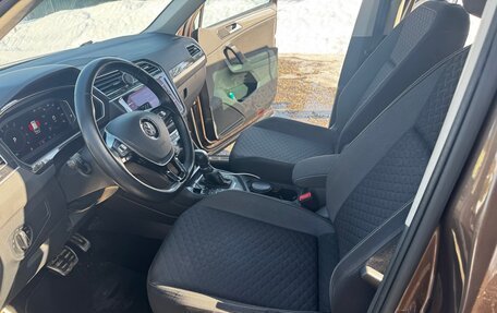 Volkswagen Tiguan II, 2018 год, 2 050 000 рублей, 10 фотография