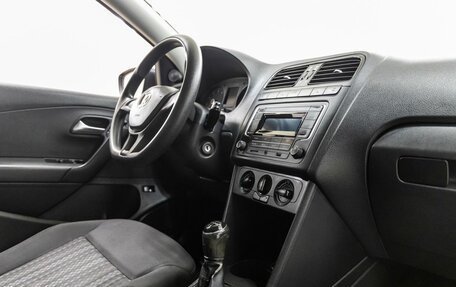 Volkswagen Polo VI (EU Market), 2016 год, 778 000 рублей, 29 фотография