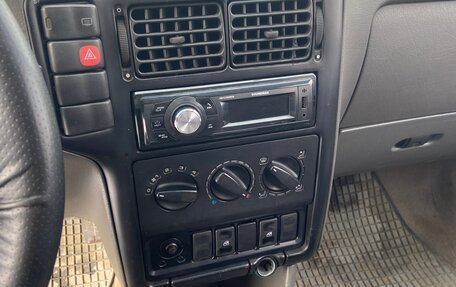 Volkswagen Polo III рестайлинг, 1998 год, 150 000 рублей, 16 фотография