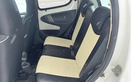 Peugeot 107 I рестайлинг, 2010 год, 280 000 рублей, 16 фотография