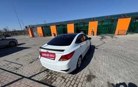 Hyundai Solaris II рестайлинг, 2015 год, 1 050 000 рублей, 2 фотография