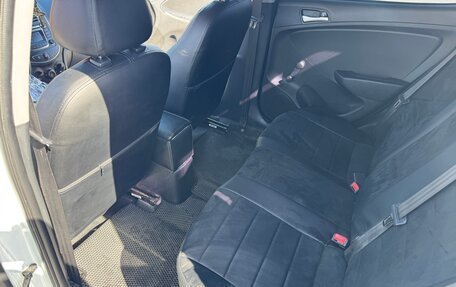 Hyundai Solaris II рестайлинг, 2015 год, 1 050 000 рублей, 6 фотография