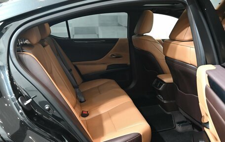 Lexus ES VII, 2020 год, 3 800 000 рублей, 24 фотография