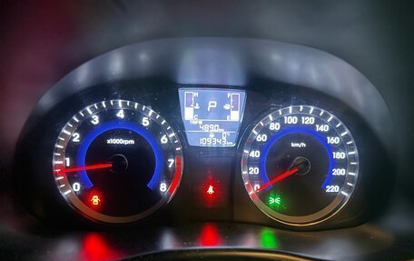 Hyundai Solaris II рестайлинг, 2015 год, 930 000 рублей, 8 фотография