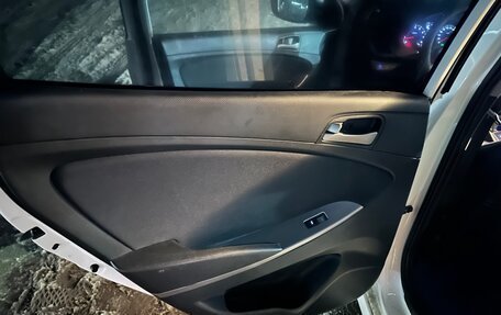 Hyundai Solaris II рестайлинг, 2015 год, 930 000 рублей, 15 фотография