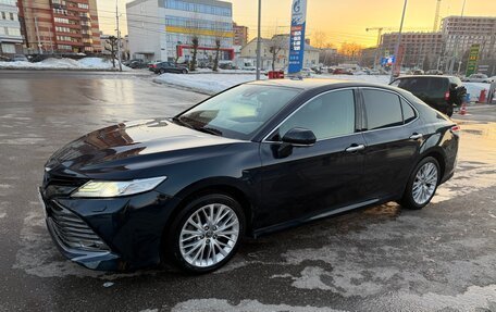 Toyota Camry, 2018 год, 3 000 000 рублей, 1 фотография