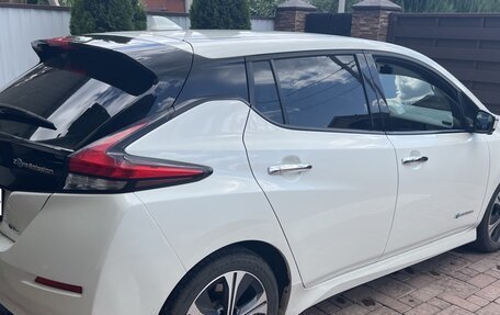 Nissan Leaf II, 2019 год, 2 050 000 рублей, 1 фотография