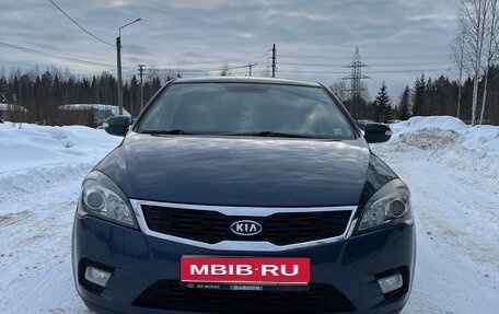 KIA cee'd I рестайлинг, 2011 год, 800 000 рублей, 1 фотография