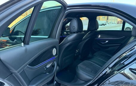 Mercedes-Benz E-Класс, 2019 год, 3 490 000 рублей, 3 фотография