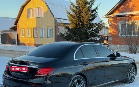 Mercedes-Benz E-Класс, 2019 год, 3 490 000 рублей, 4 фотография