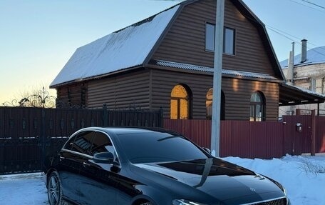 Mercedes-Benz E-Класс, 2019 год, 3 490 000 рублей, 7 фотография