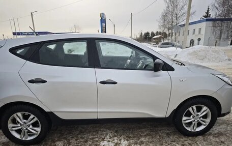 Hyundai ix35 I рестайлинг, 2011 год, 1 250 000 рублей, 10 фотография