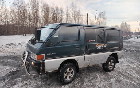 Mitsubishi Delica III, 1989 год, 600 000 рублей, 3 фотография