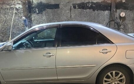 Toyota Camry V40, 2003 год, 600 000 рублей, 2 фотография