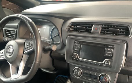 Nissan Leaf II, 2019 год, 2 050 000 рублей, 4 фотография