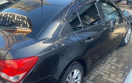 Chevrolet Cruze II, 2010 год, 730 000 рублей, 3 фотография