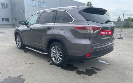 Toyota Highlander III, 2014 год, 2 400 000 рублей, 4 фотография