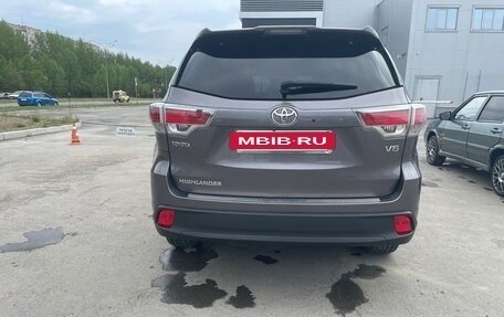 Toyota Highlander III, 2014 год, 2 400 000 рублей, 5 фотография