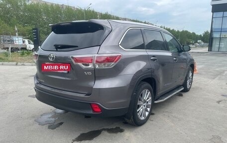 Toyota Highlander III, 2014 год, 2 400 000 рублей, 6 фотография
