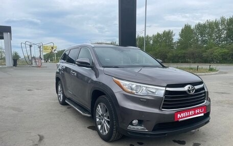 Toyota Highlander III, 2014 год, 2 400 000 рублей, 8 фотография