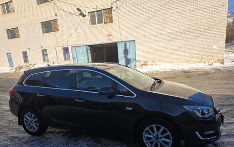 Opel Astra J, 2013 год, 900 000 рублей, 3 фотография