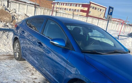 Hyundai Elantra VI рестайлинг, 2017 год, 845 000 рублей, 3 фотография