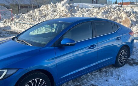 Hyundai Elantra VI рестайлинг, 2017 год, 845 000 рублей, 4 фотография