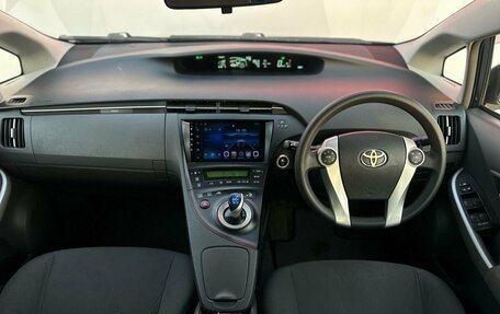 Toyota Prius, 2010 год, 900 000 рублей, 7 фотография