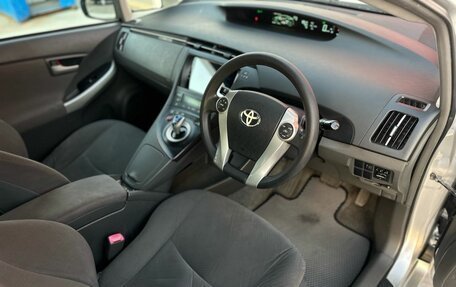 Toyota Prius, 2010 год, 900 000 рублей, 11 фотография